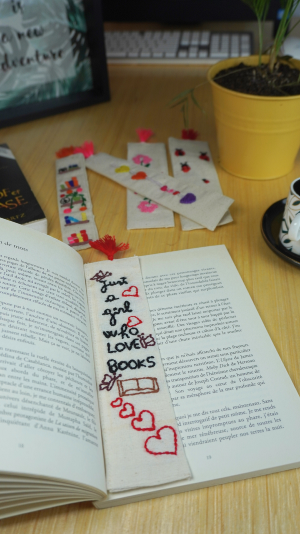Just a girl who love Books - Bookmark