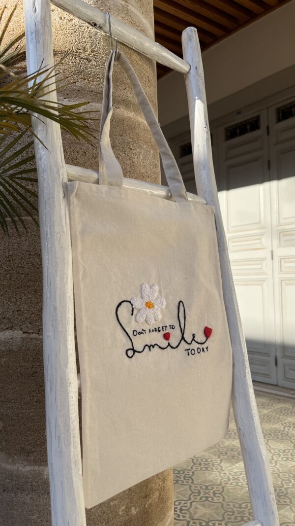 Simple & Chic Tote Bag – Image 2